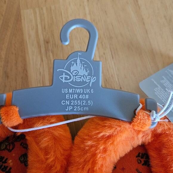 Disney Mickey Mouse Halloween Plush Slippers for Adults - size W9 M7 - NWT - Picture 3 of 7